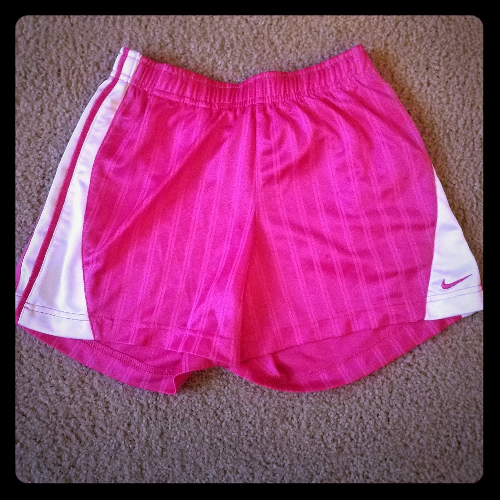 Kids pink nike shorts